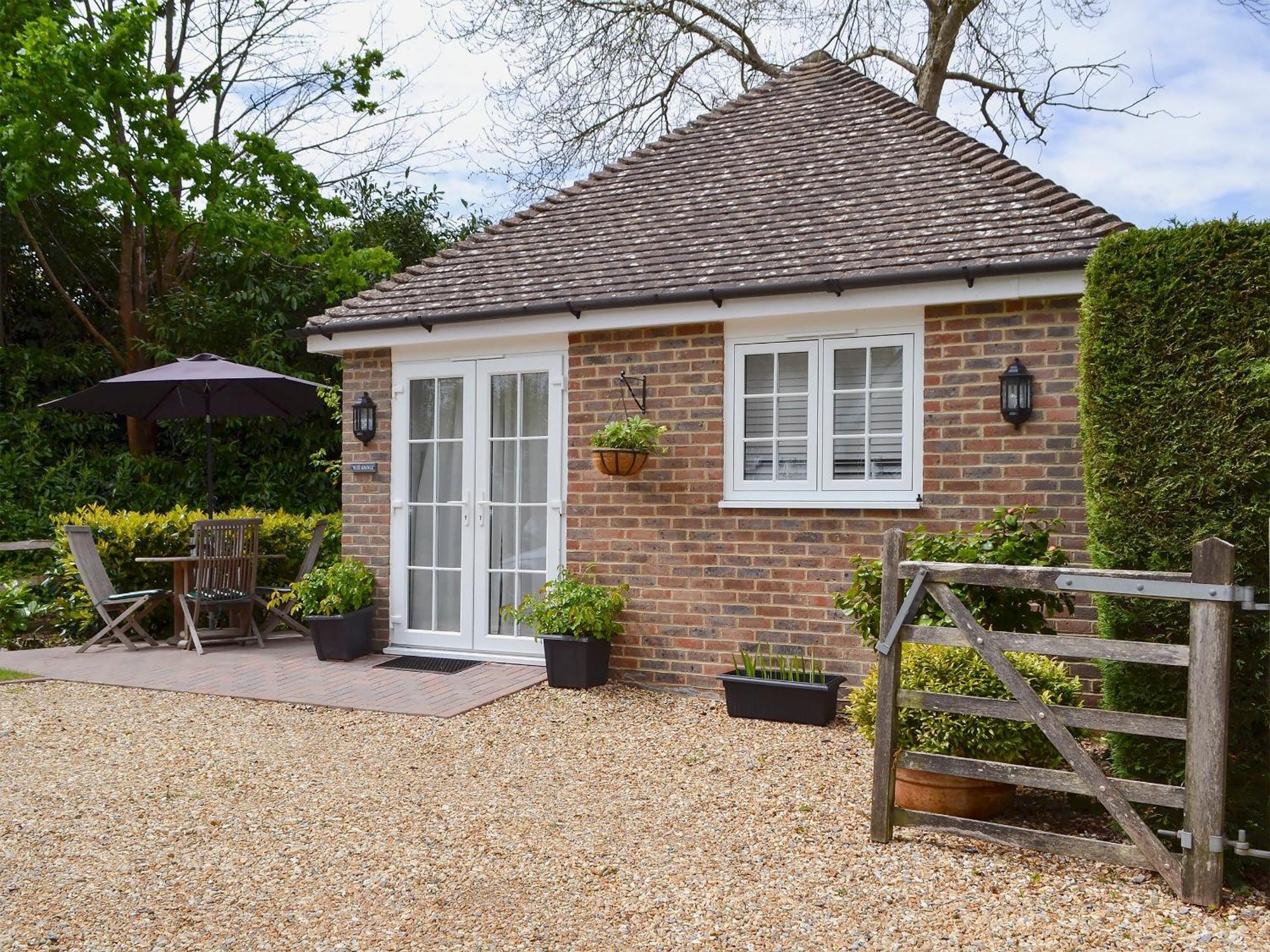 Petit Knowle Villa Cuckfield ภายนอก รูปภาพ